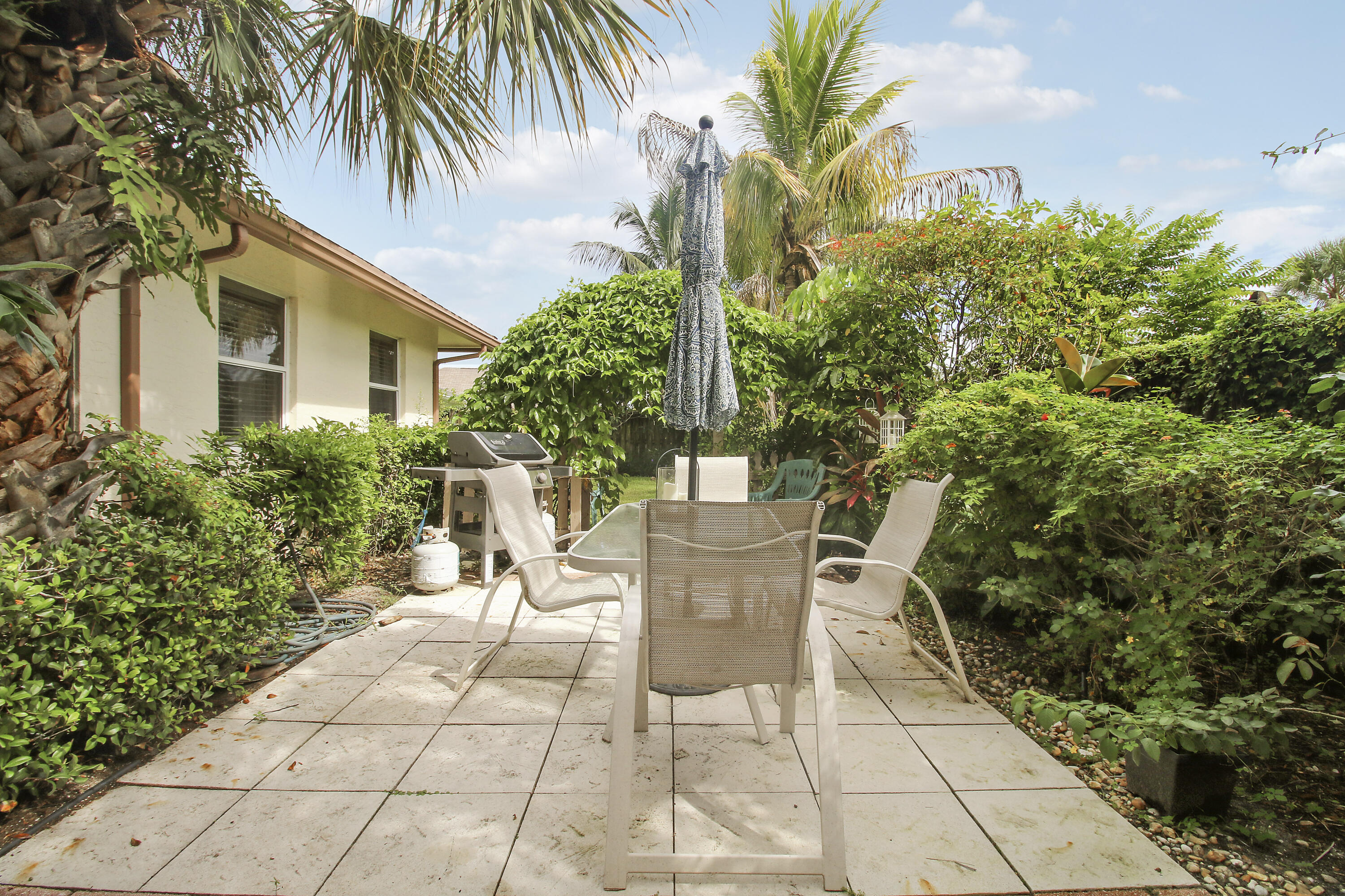 105 Raintree Trail