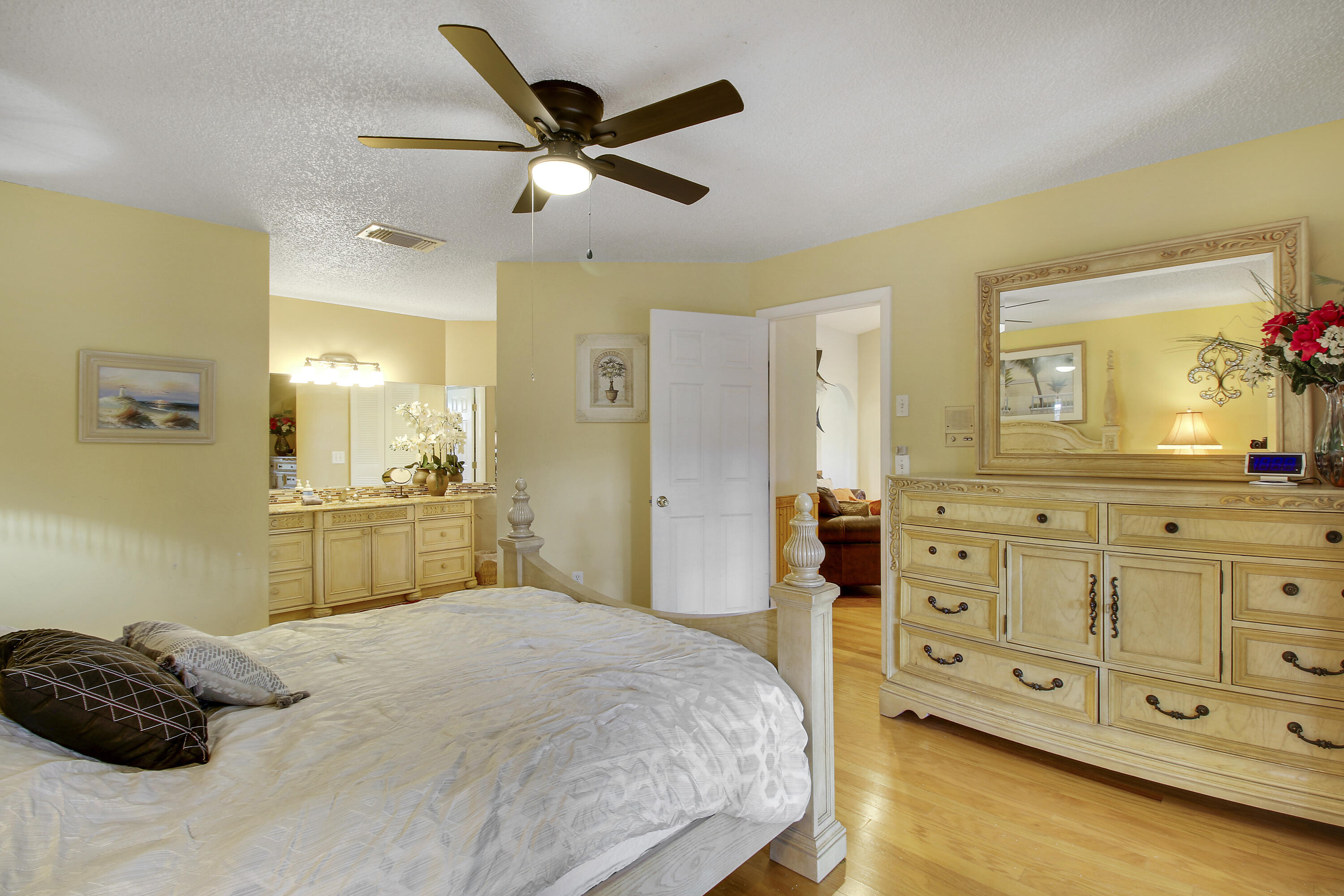 105 Raintree Trail