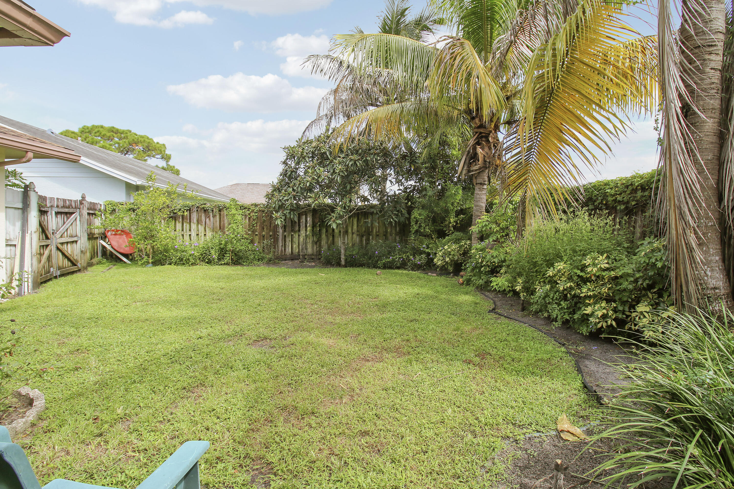105 Raintree Trail