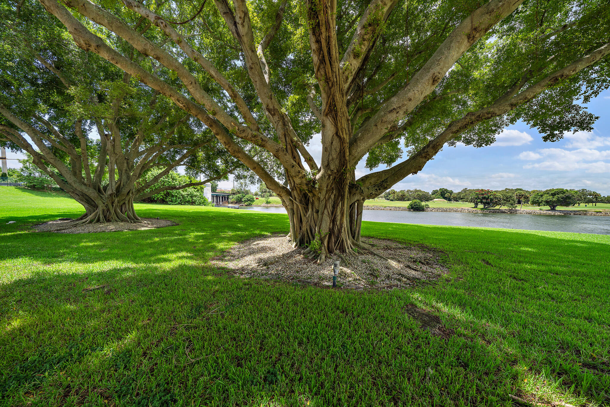 300 Golfview Road Unit: 105