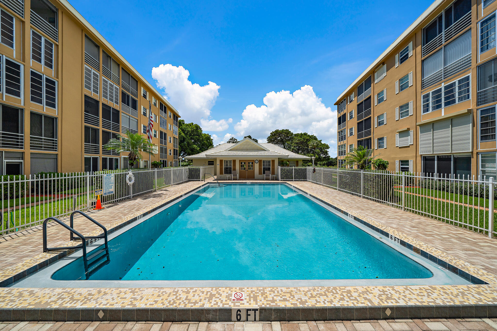 300 Golfview Road Unit: 105