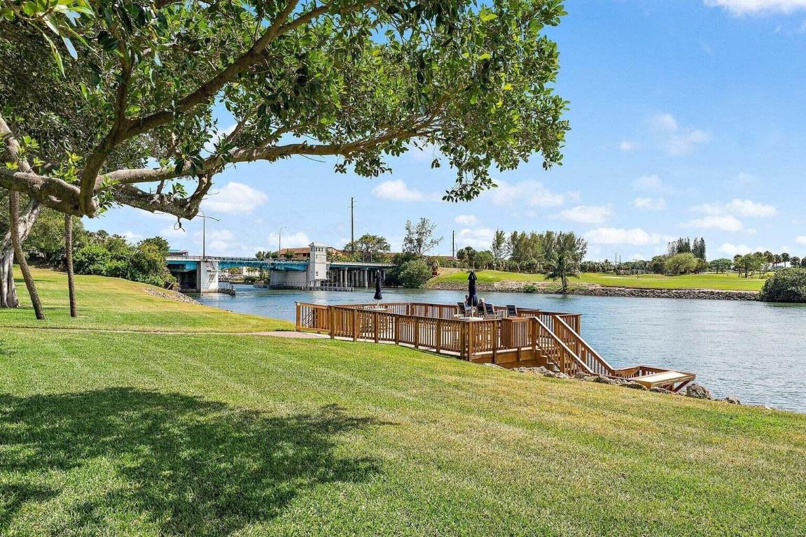 300 Golfview Road Unit: 105