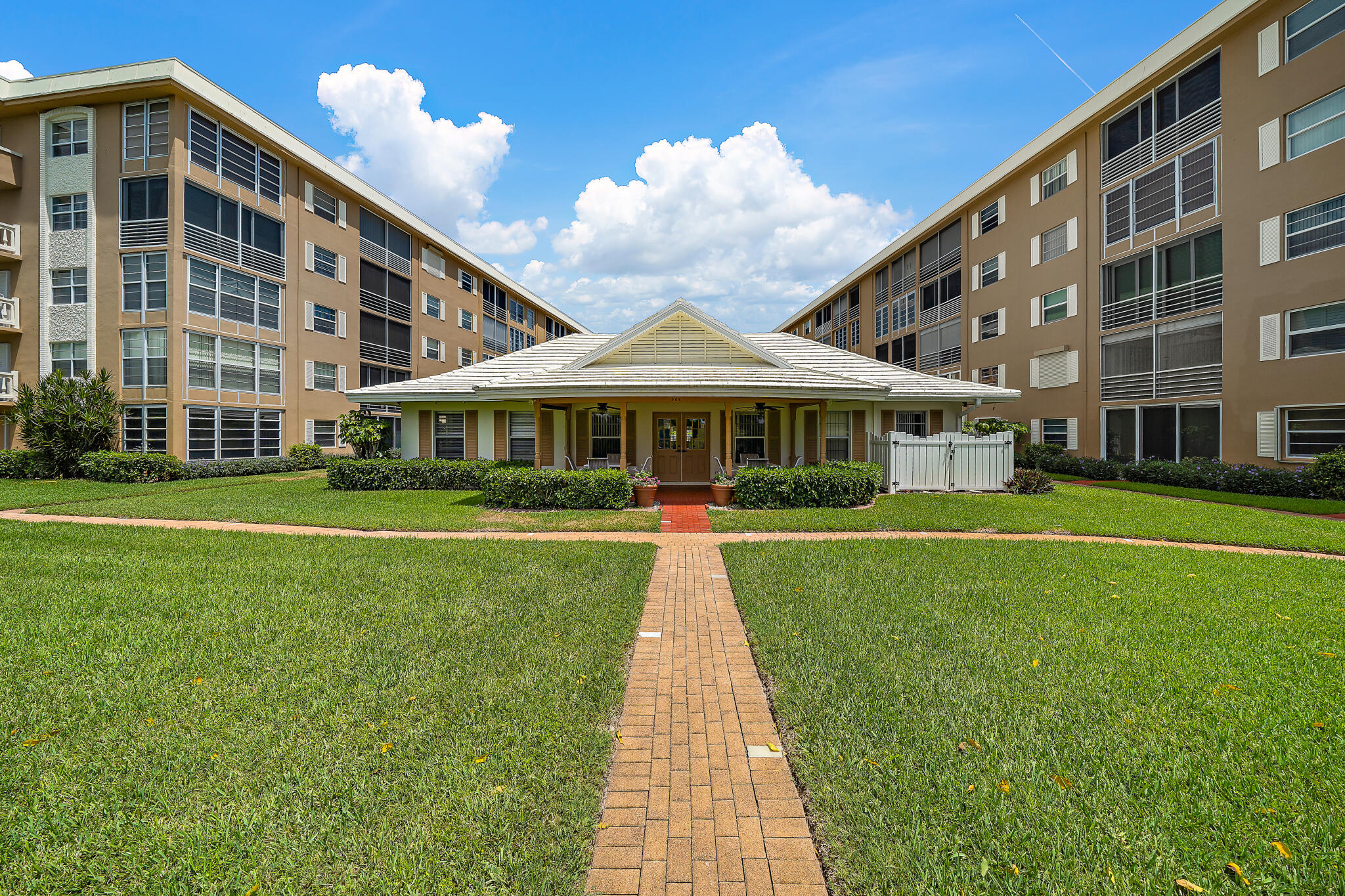 300 Golfview Road Unit: 105