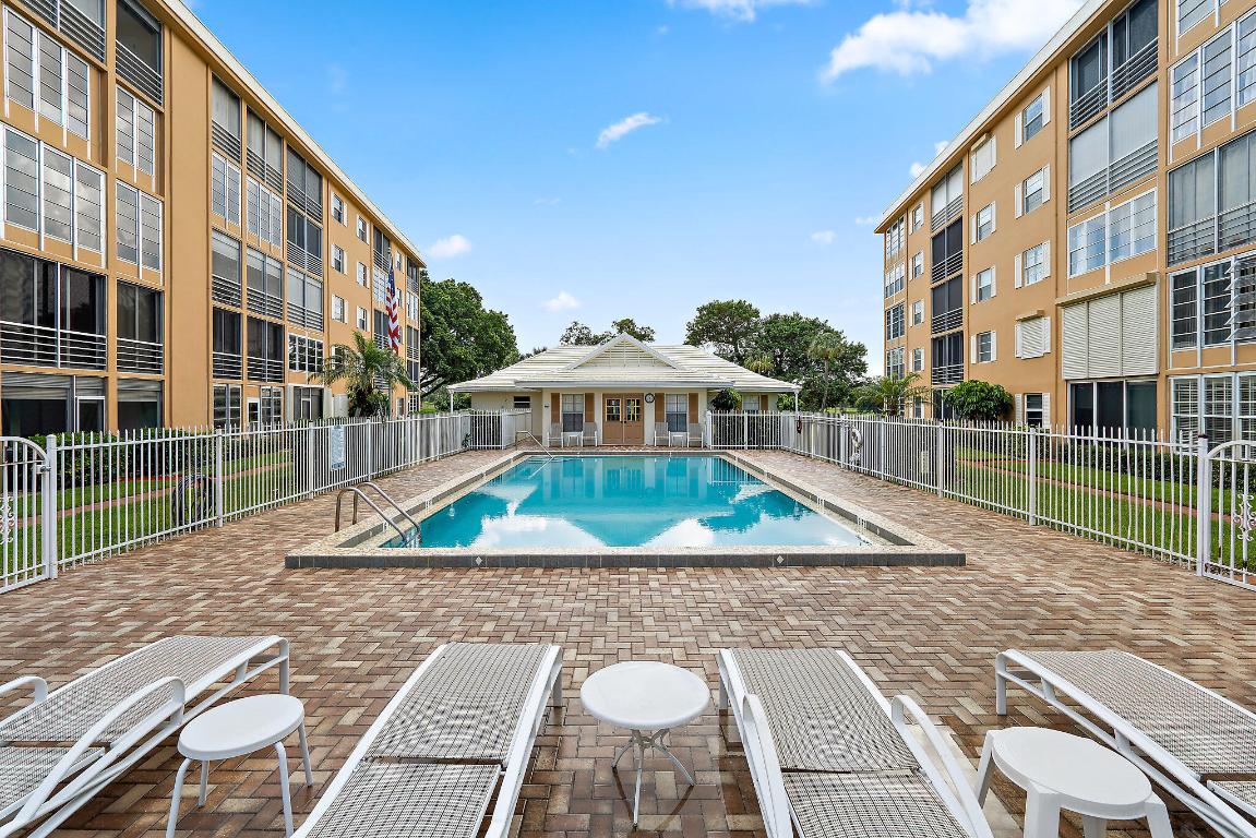 300 Golfview Road Unit: 105