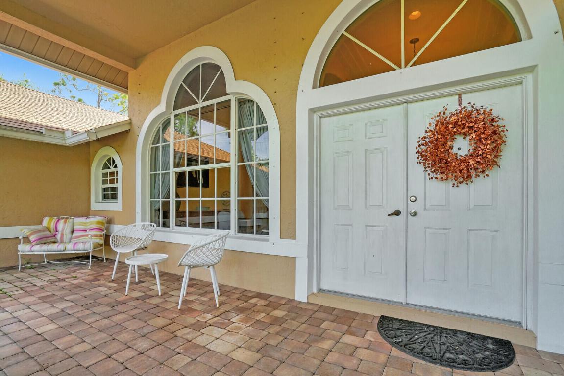 7534 Coconut Boulevard