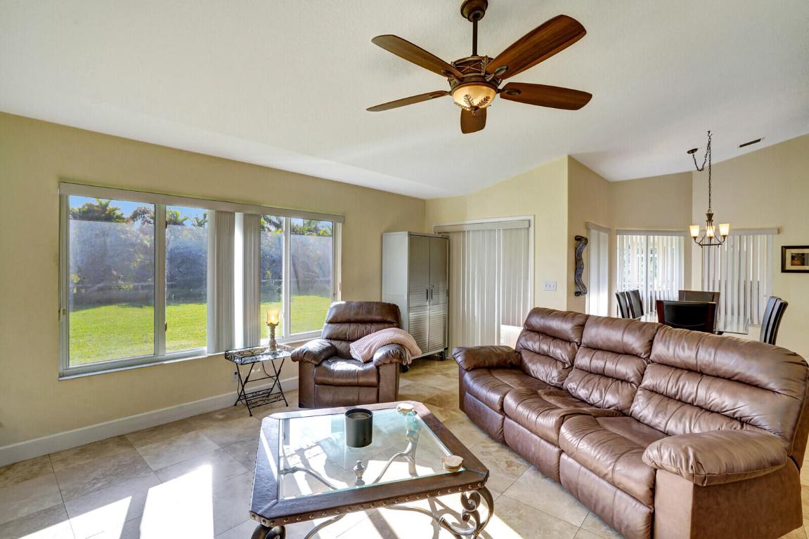 7534 Coconut Boulevard