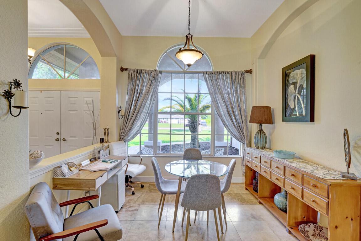 7534 Coconut Boulevard