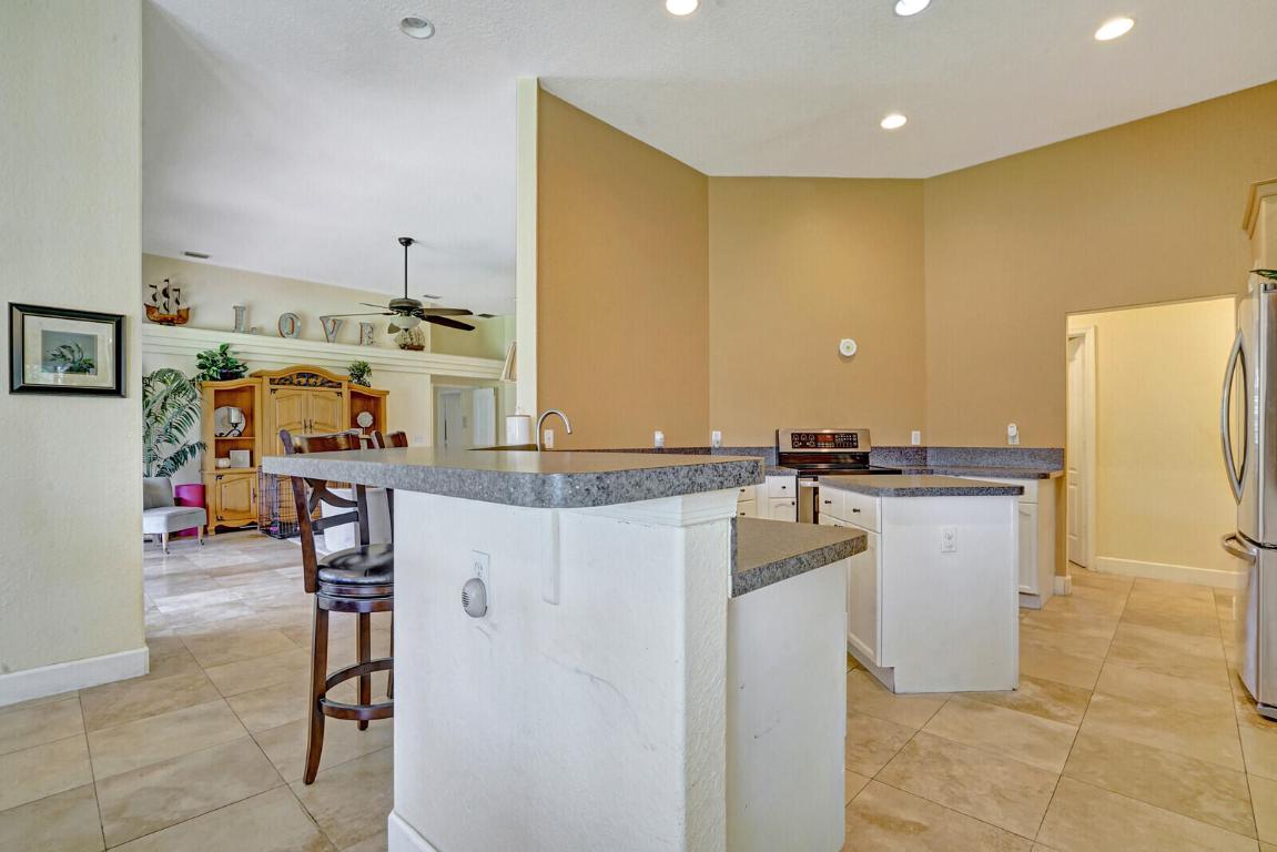 7534 Coconut Boulevard