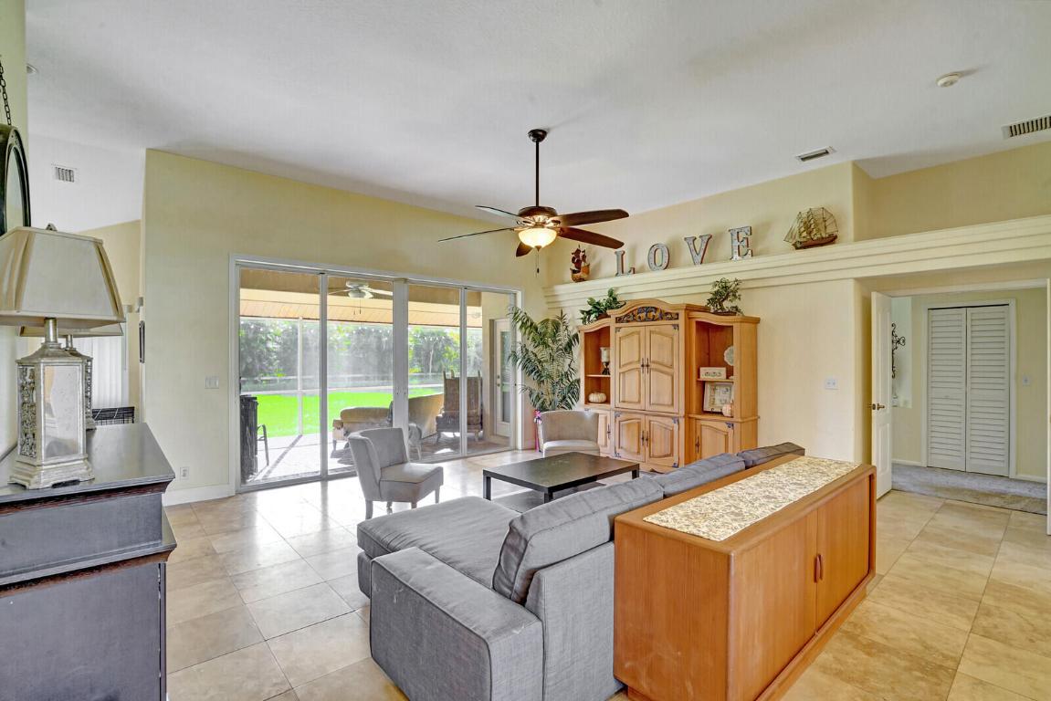 7534 Coconut Boulevard