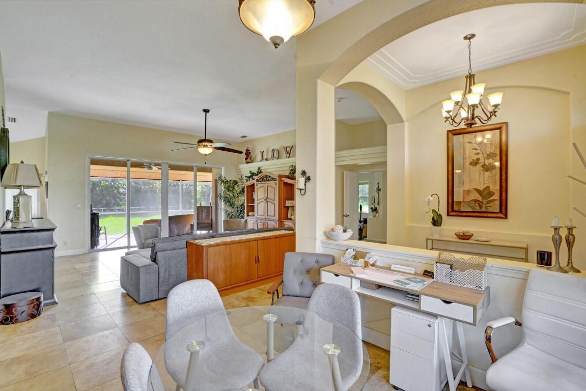 7534 Coconut Boulevard