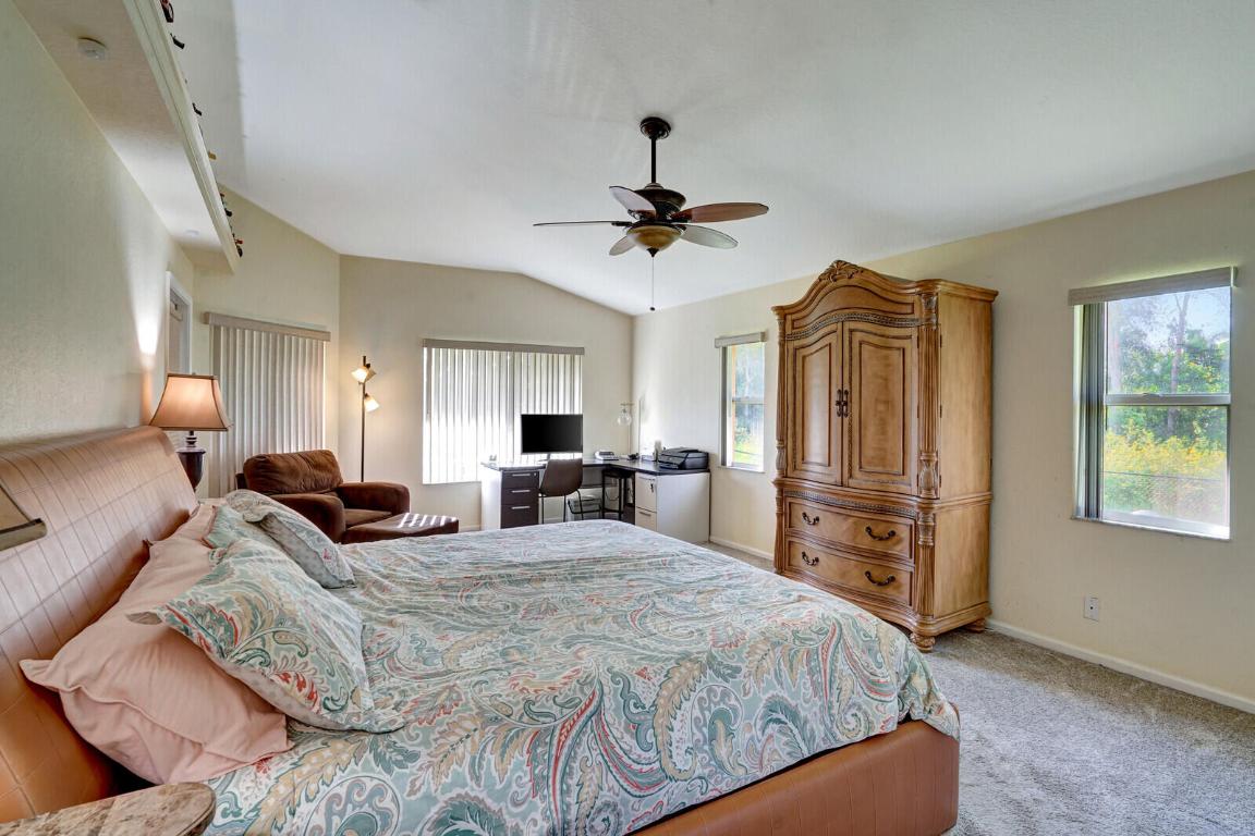 7534 Coconut Boulevard