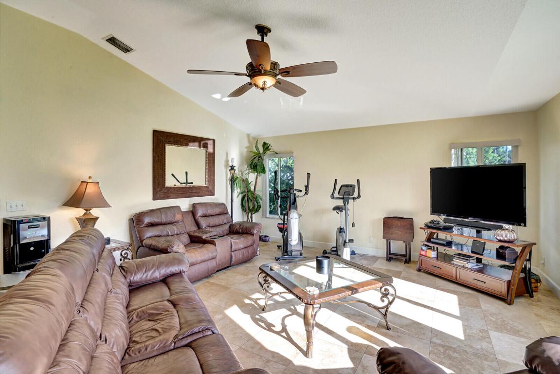 7534 Coconut Boulevard