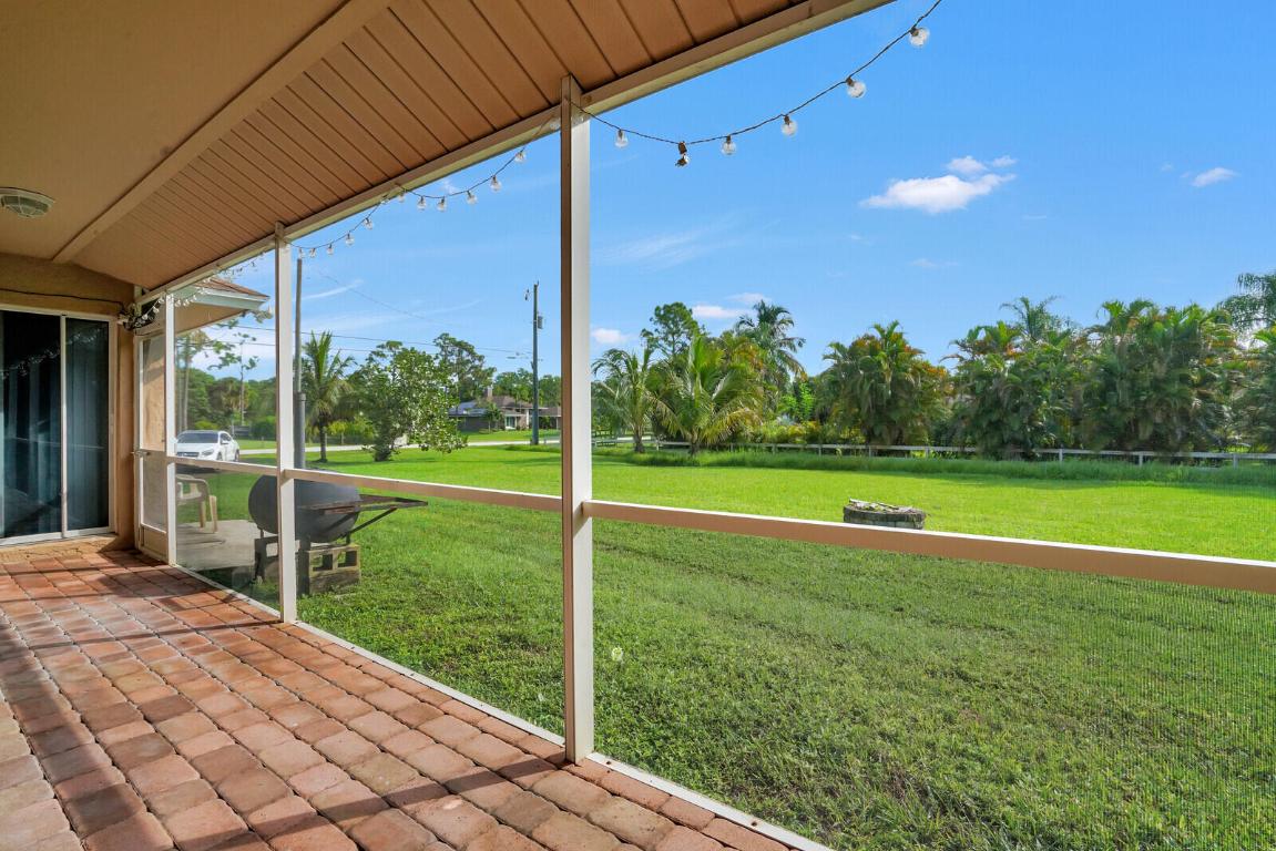 7534 Coconut Boulevard