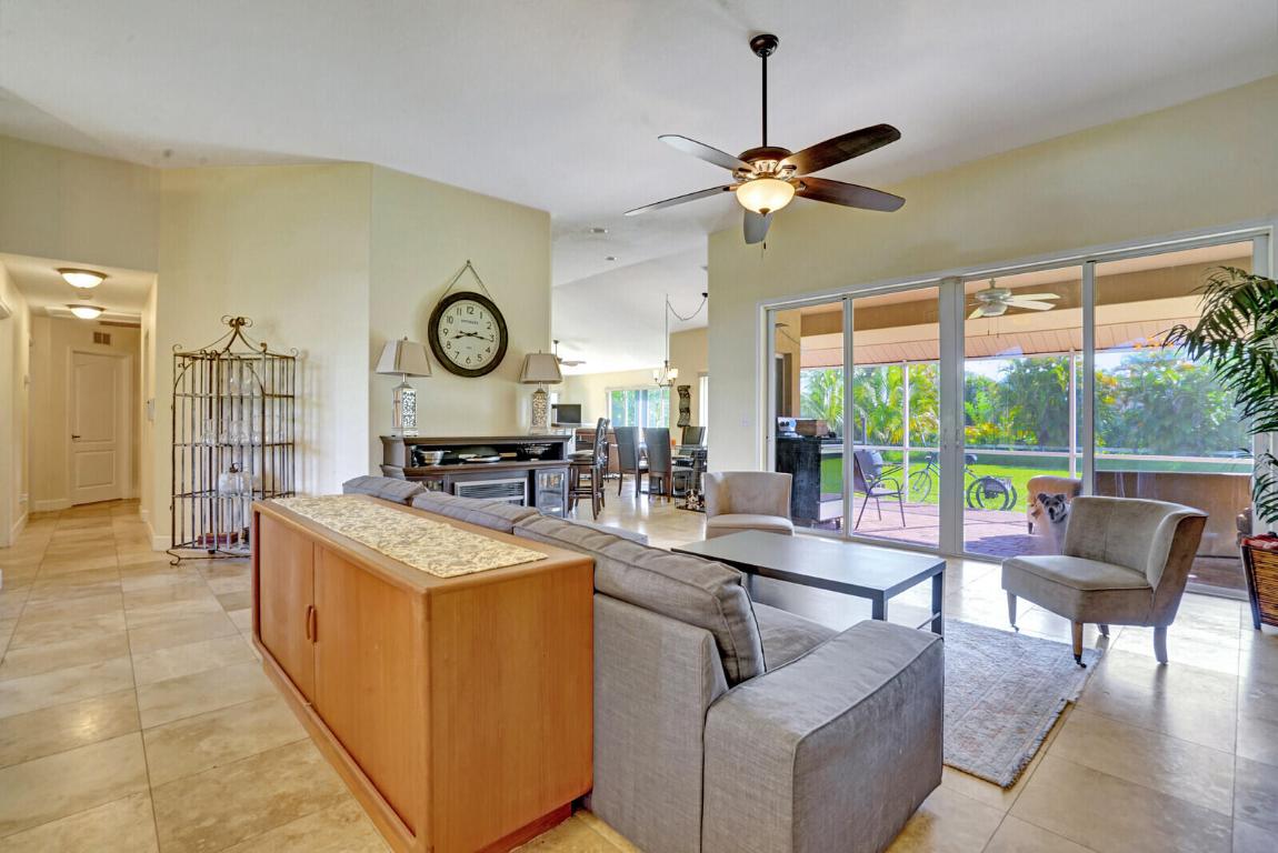 7534 Coconut Boulevard