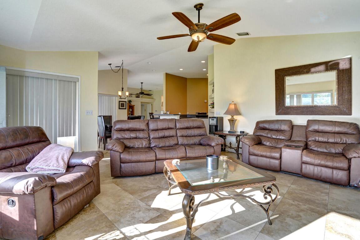 7534 Coconut Boulevard