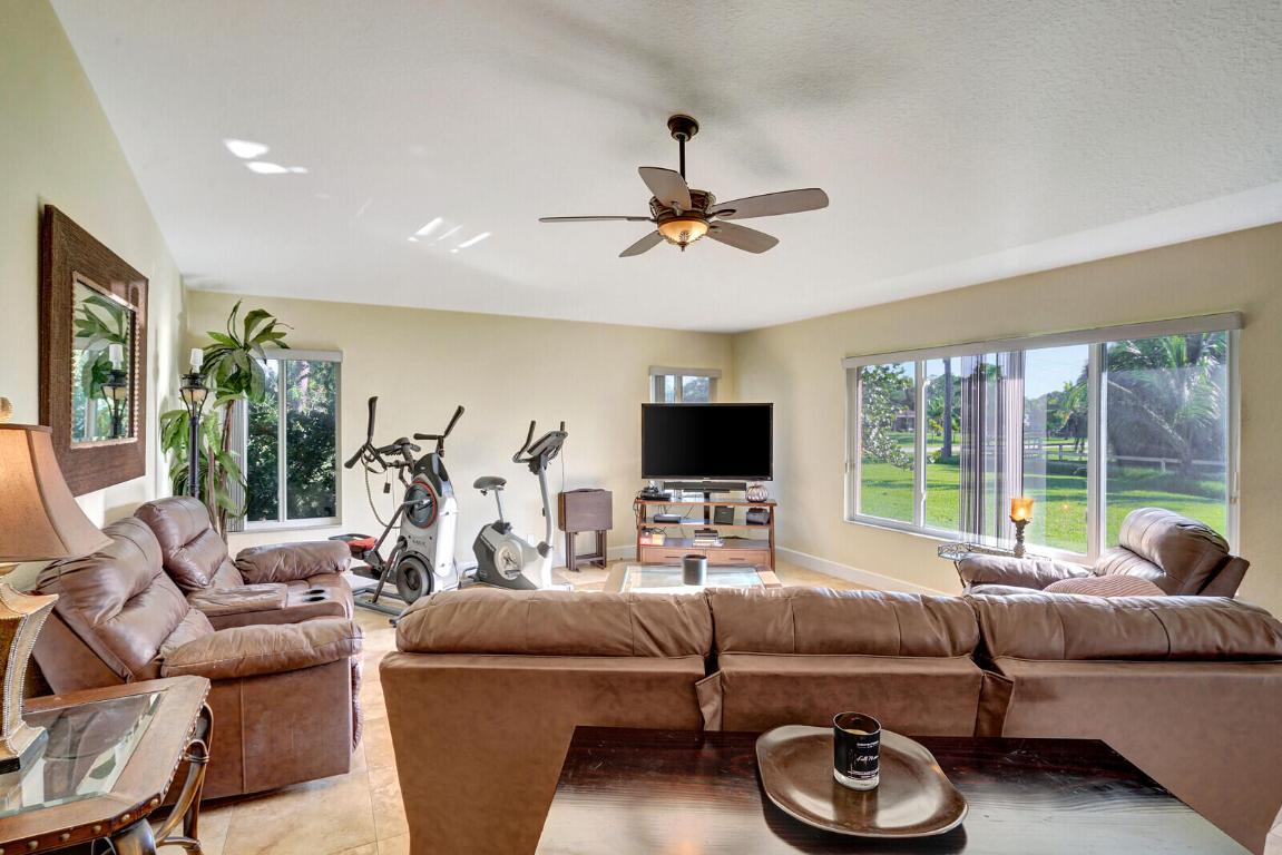 7534 Coconut Boulevard