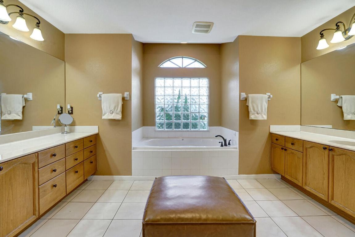 7534 Coconut Boulevard