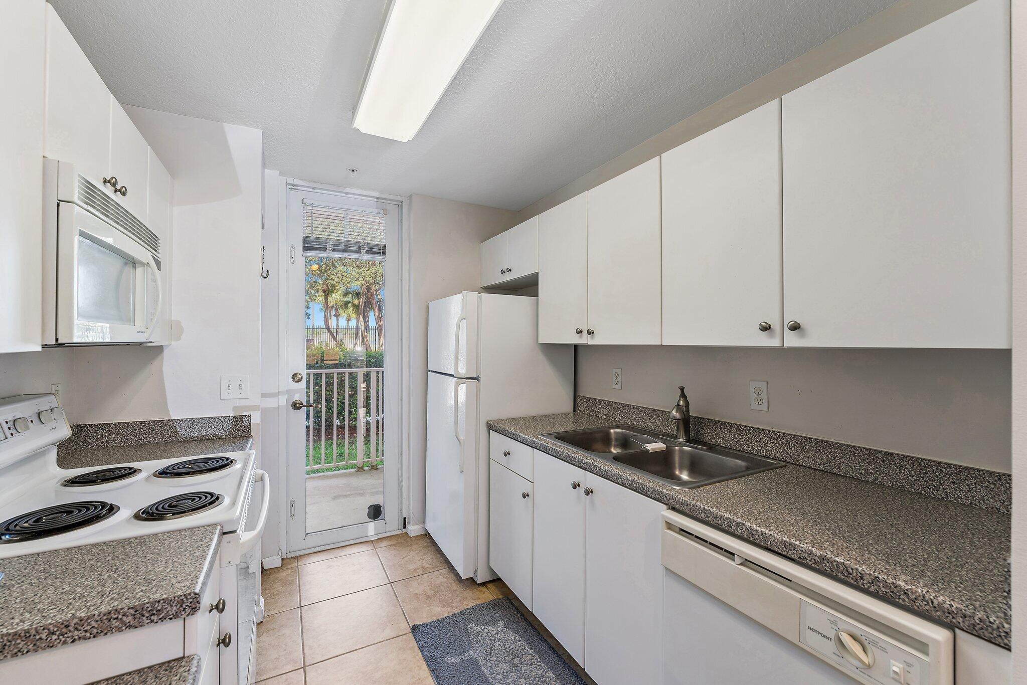 1080 University Boulevard Unit: 11