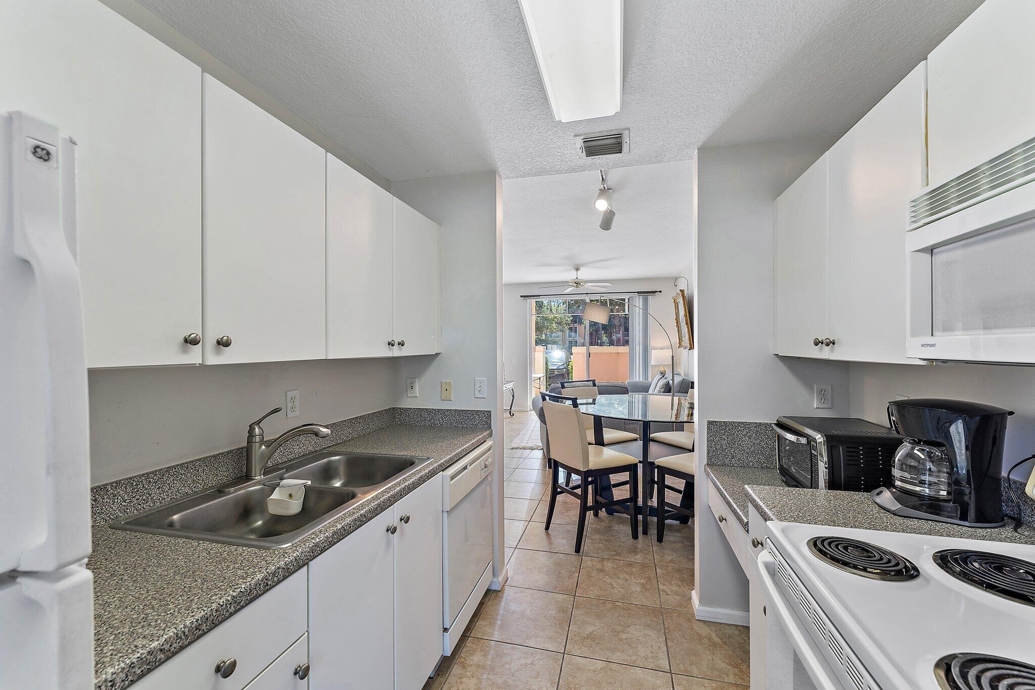 1080 University Boulevard Unit: 11