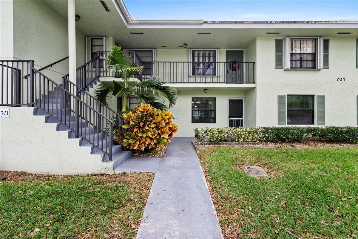 701 Sabal Ridge Circle Unit: B