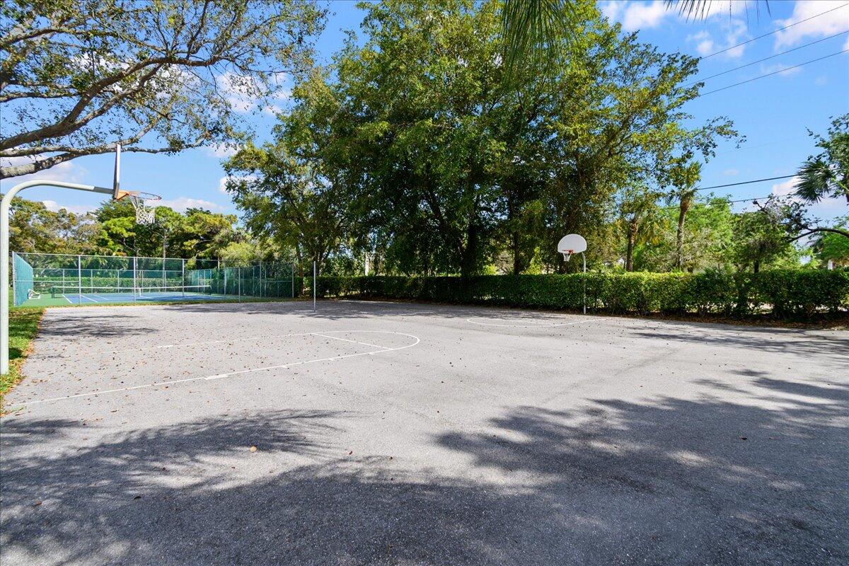 701 Sabal Ridge Circle Unit: B