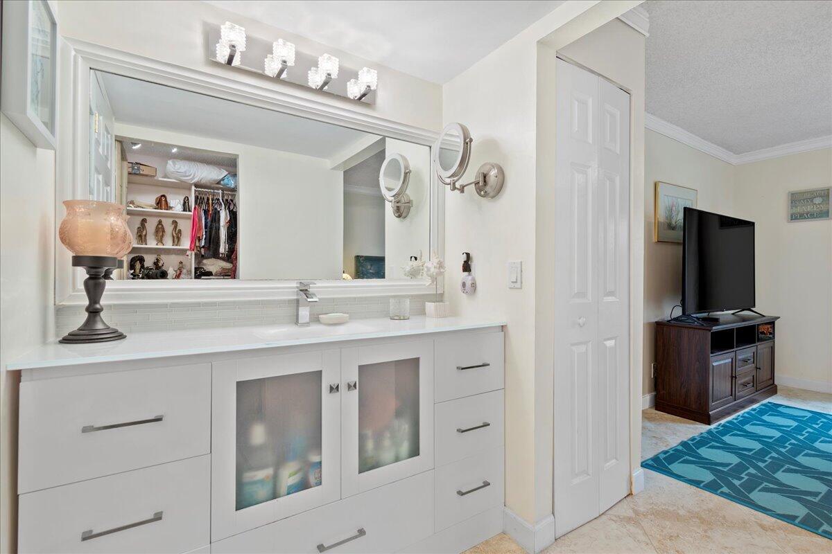 701 Sabal Ridge Circle Unit: B