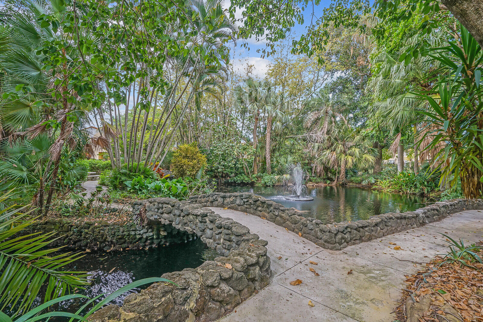 123 Yacht Club Way Unit: 107