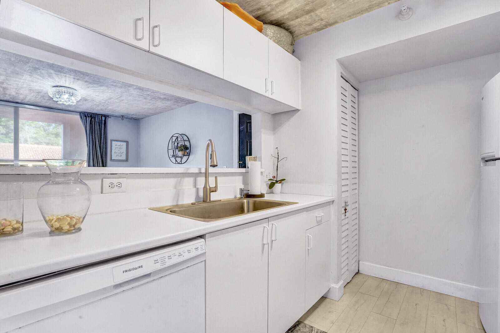 123 Yacht Club Way Unit: 107