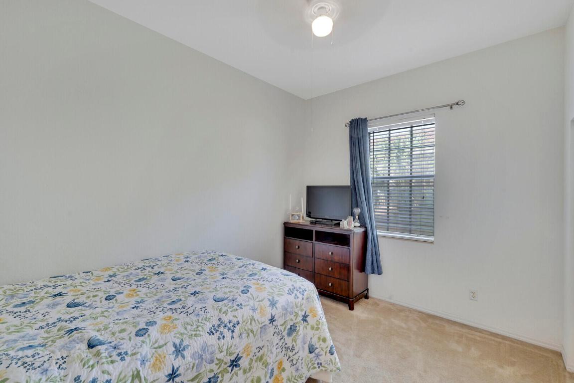 4890 Bonsai Circle Unit: 200