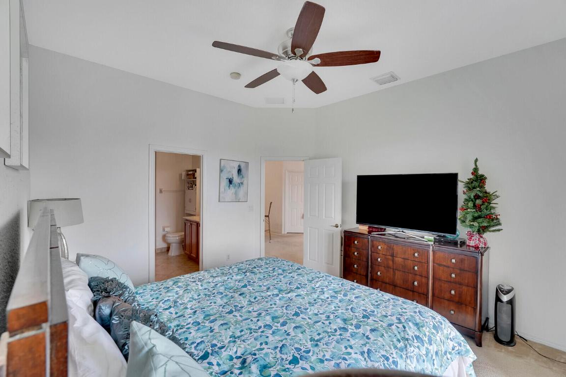 4890 Bonsai Circle Unit: 200