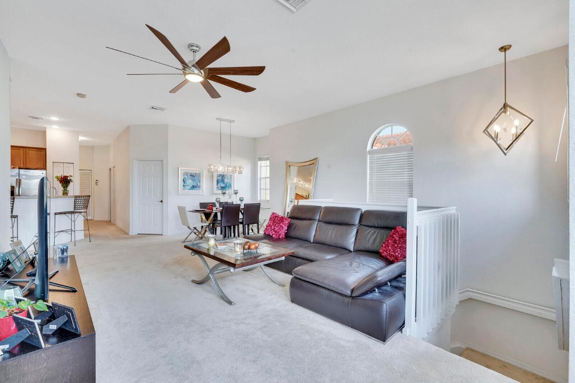 4890 Bonsai Circle Unit: 200