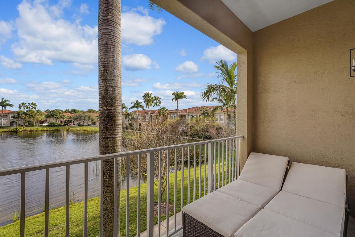 4890 Bonsai Circle Unit: 200