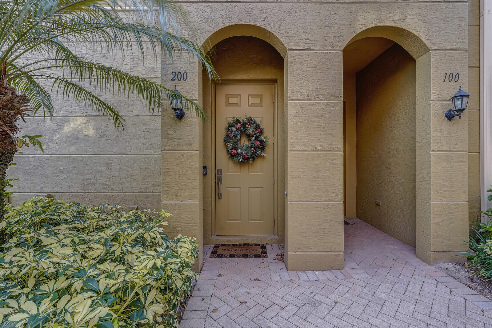 4890 Bonsai Circle Unit: 200