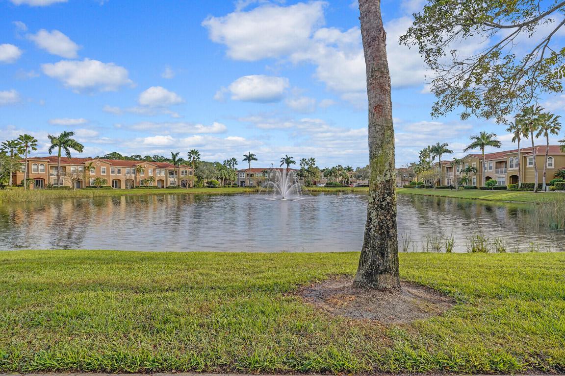 4890 Bonsai Circle Unit: 200