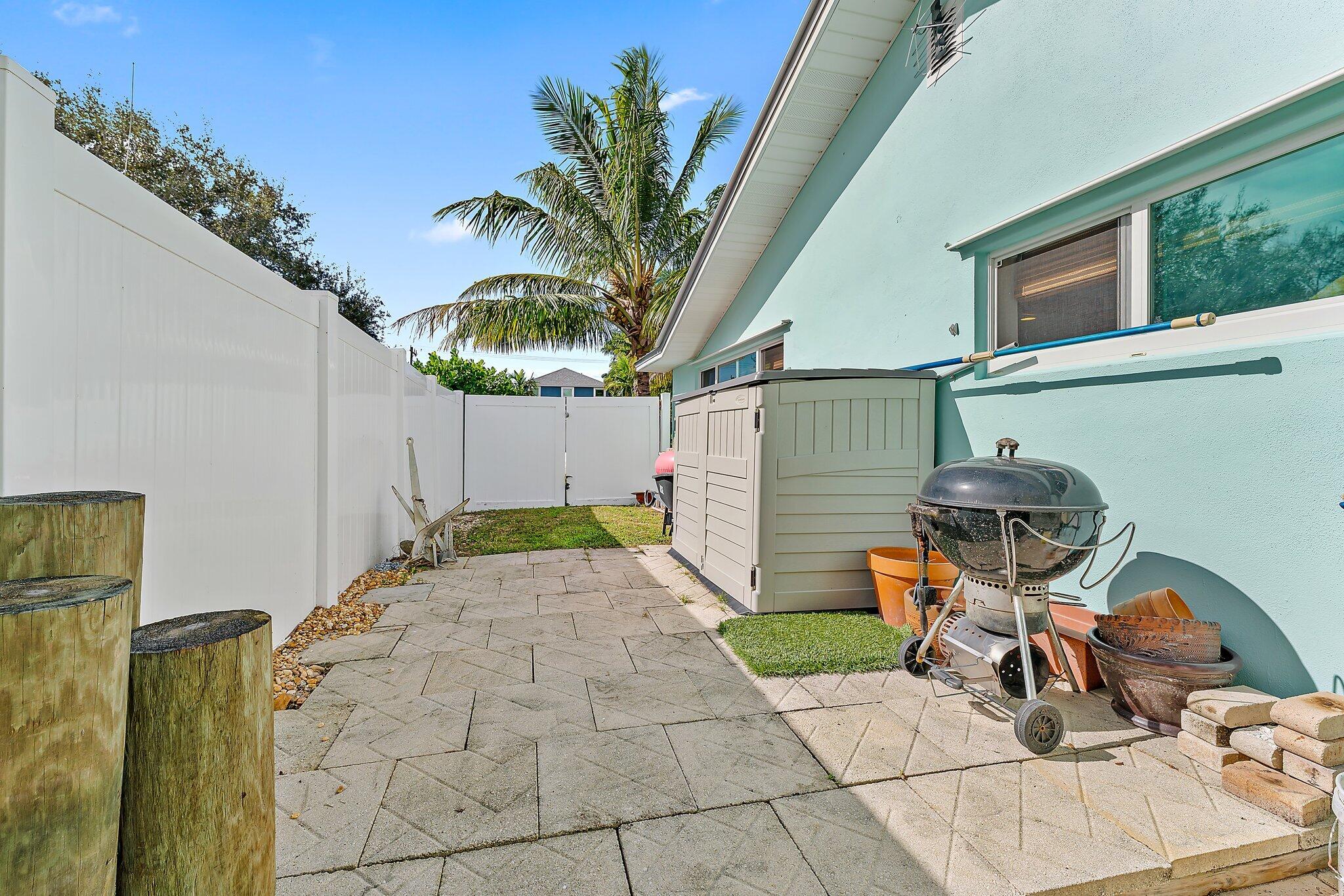 1521 Venus Avenue