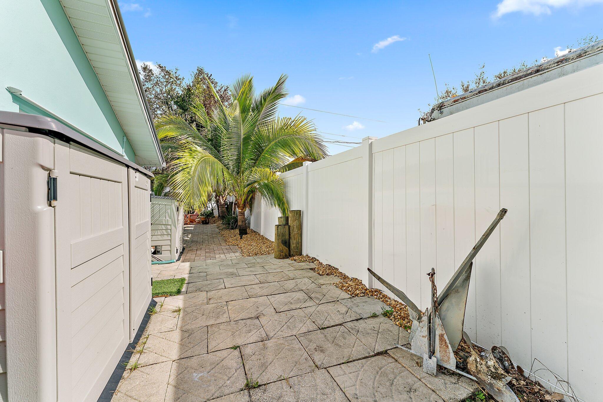1521 Venus Avenue