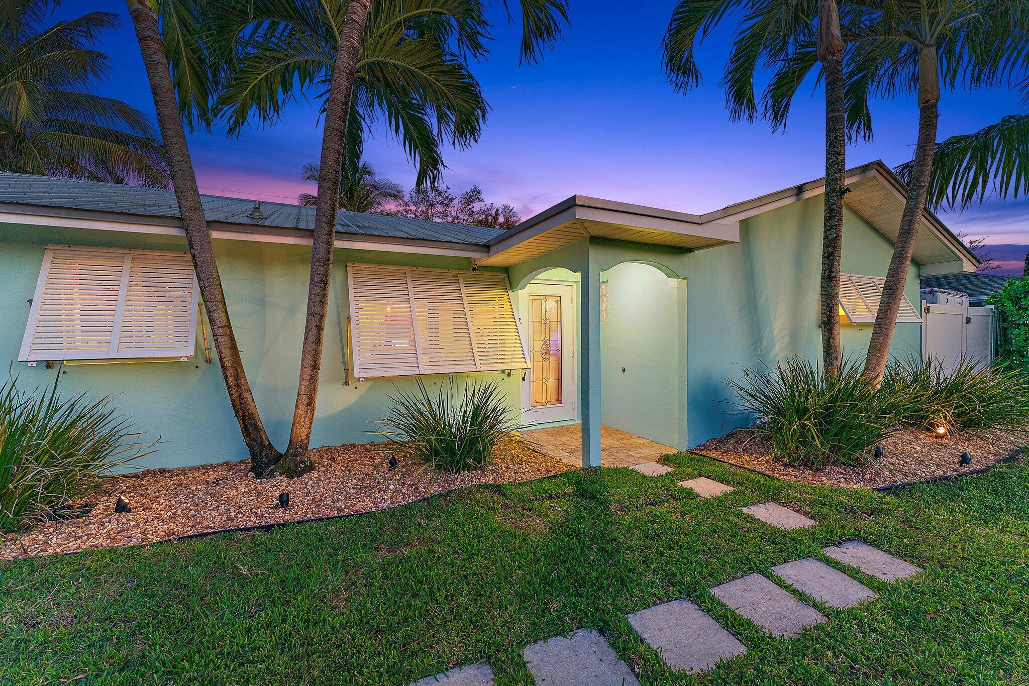 1521 Venus Avenue
