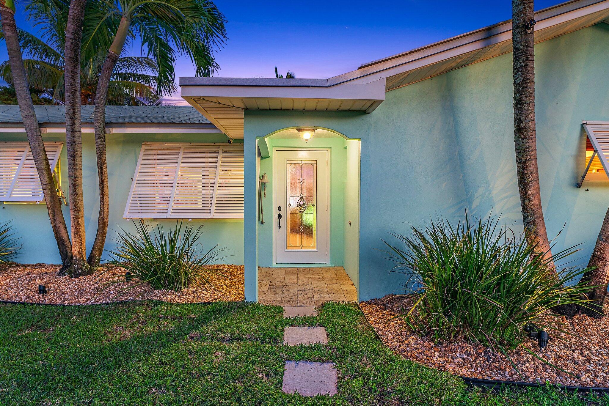 1521 Venus Avenue