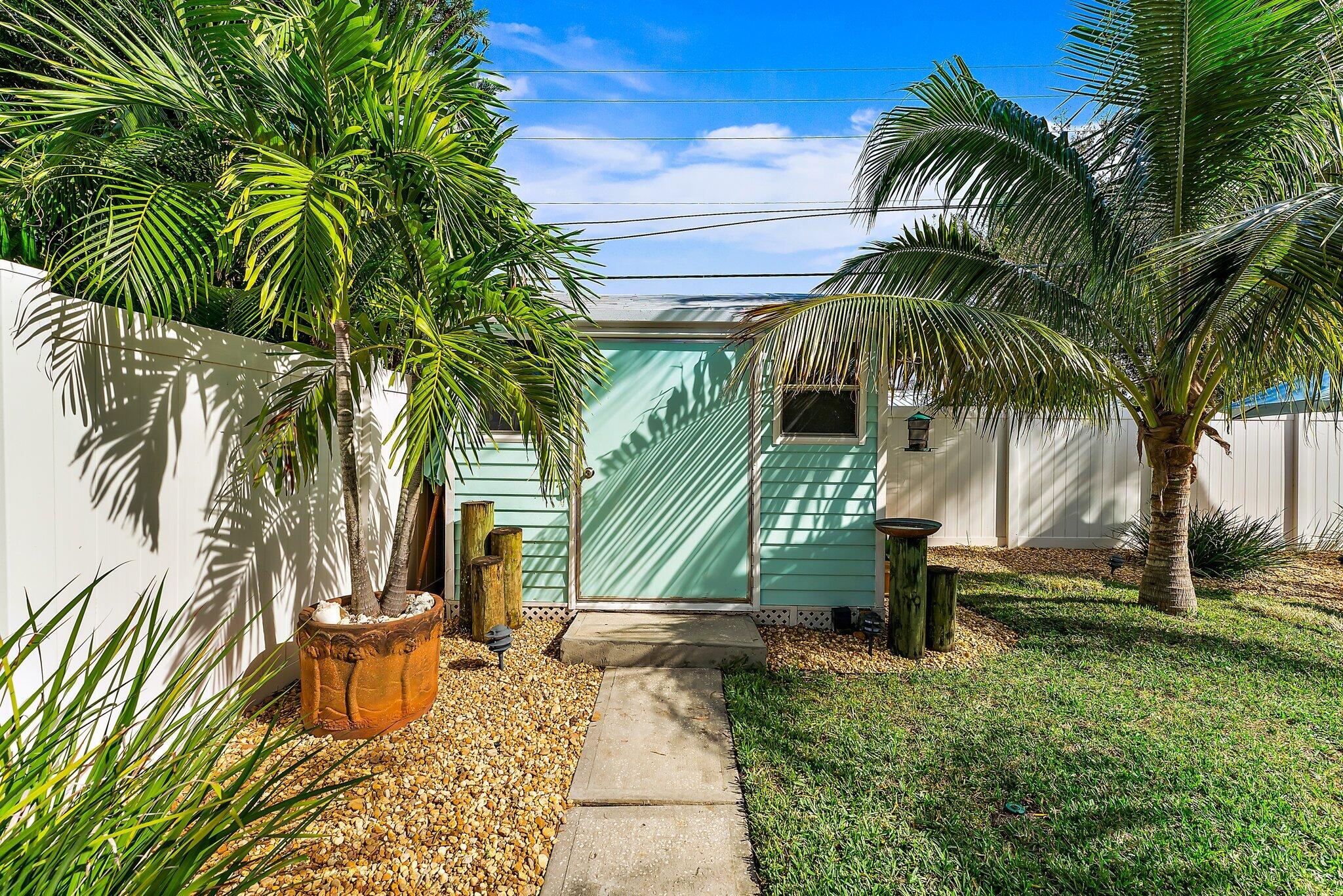 1521 Venus Avenue