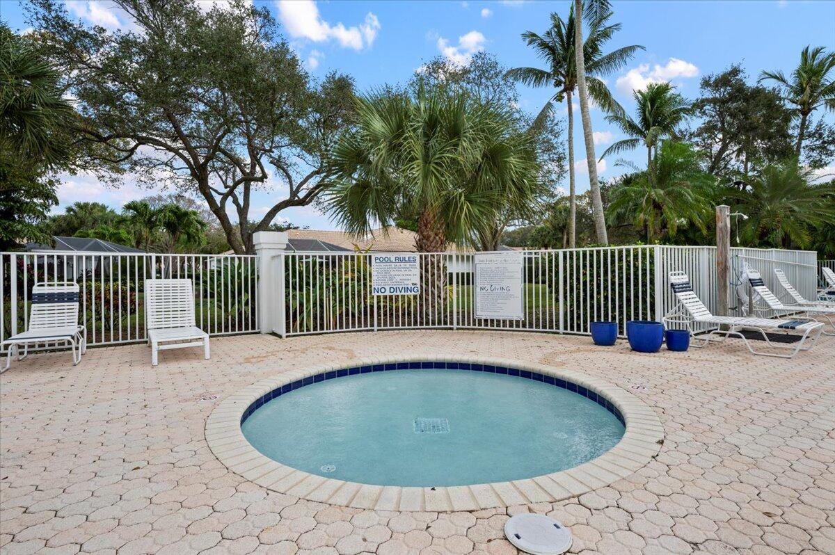 9601 Chapman Oak Court