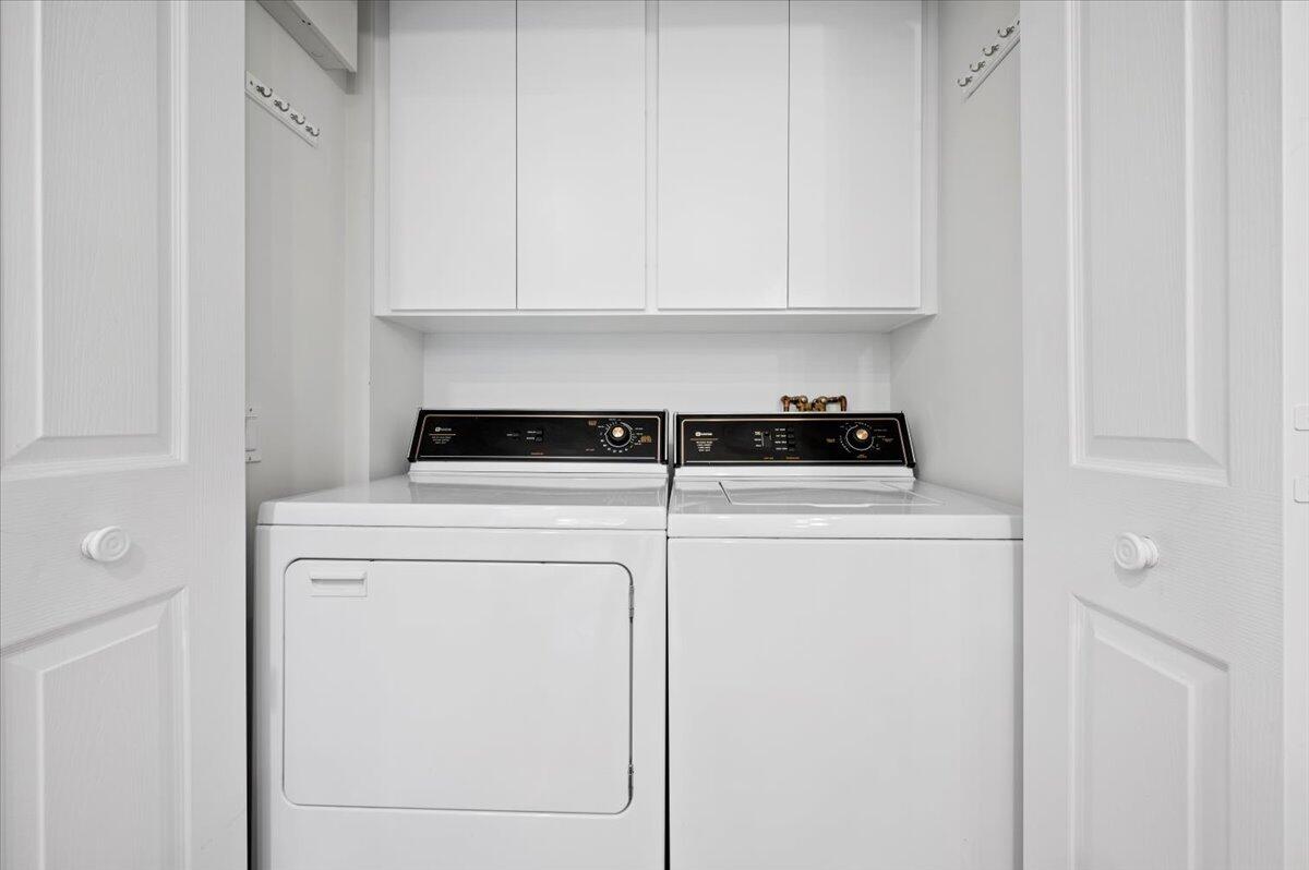 9601 Chapman Oak Court