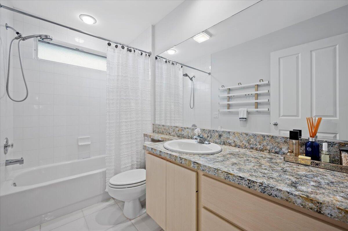 9601 Chapman Oak Court