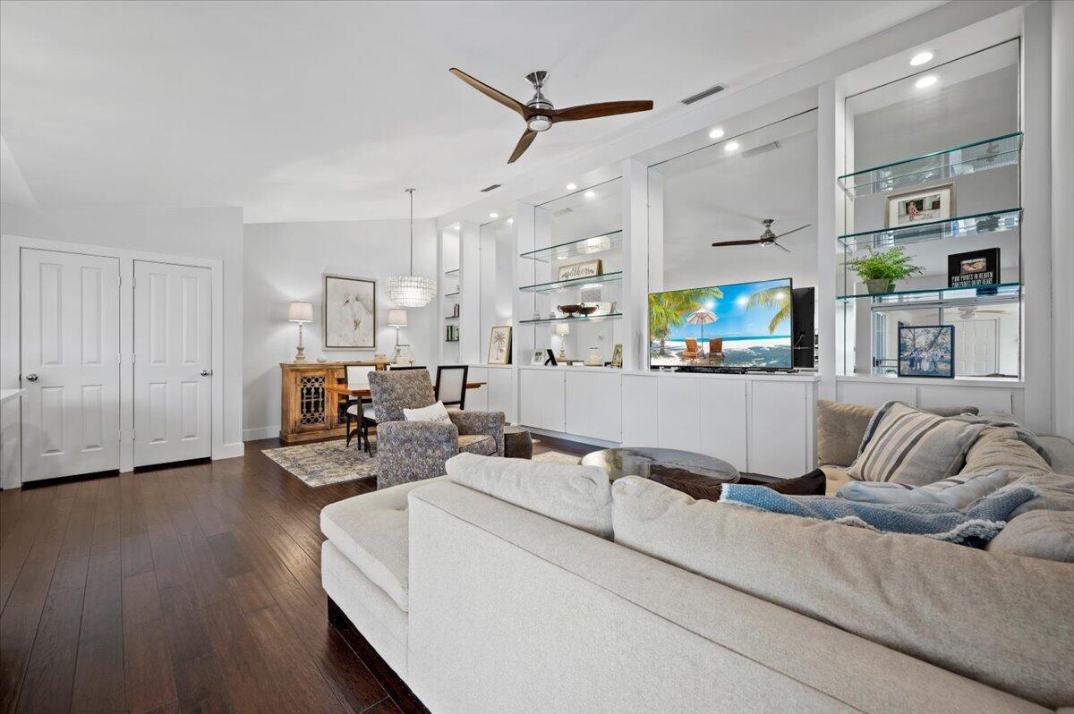 9601 Chapman Oak Court