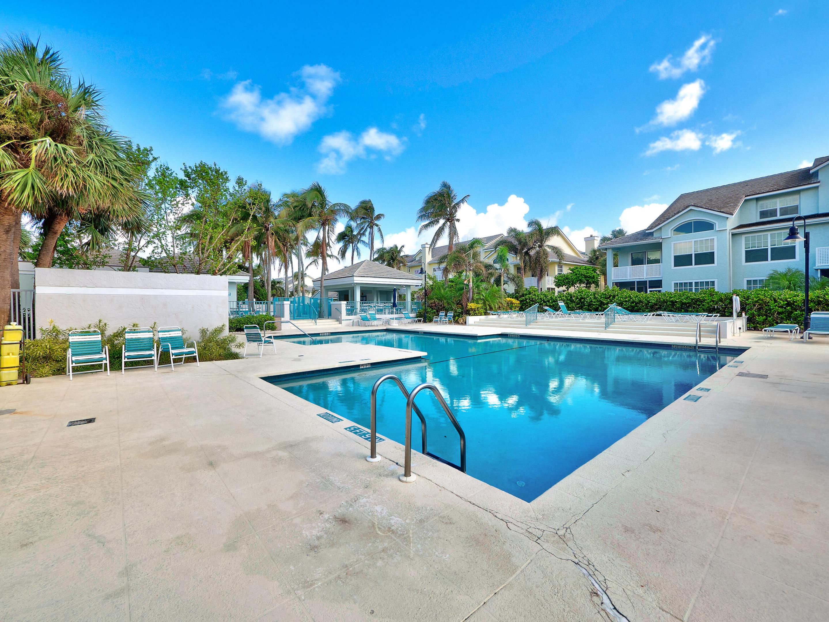 607 Mainsail Circle