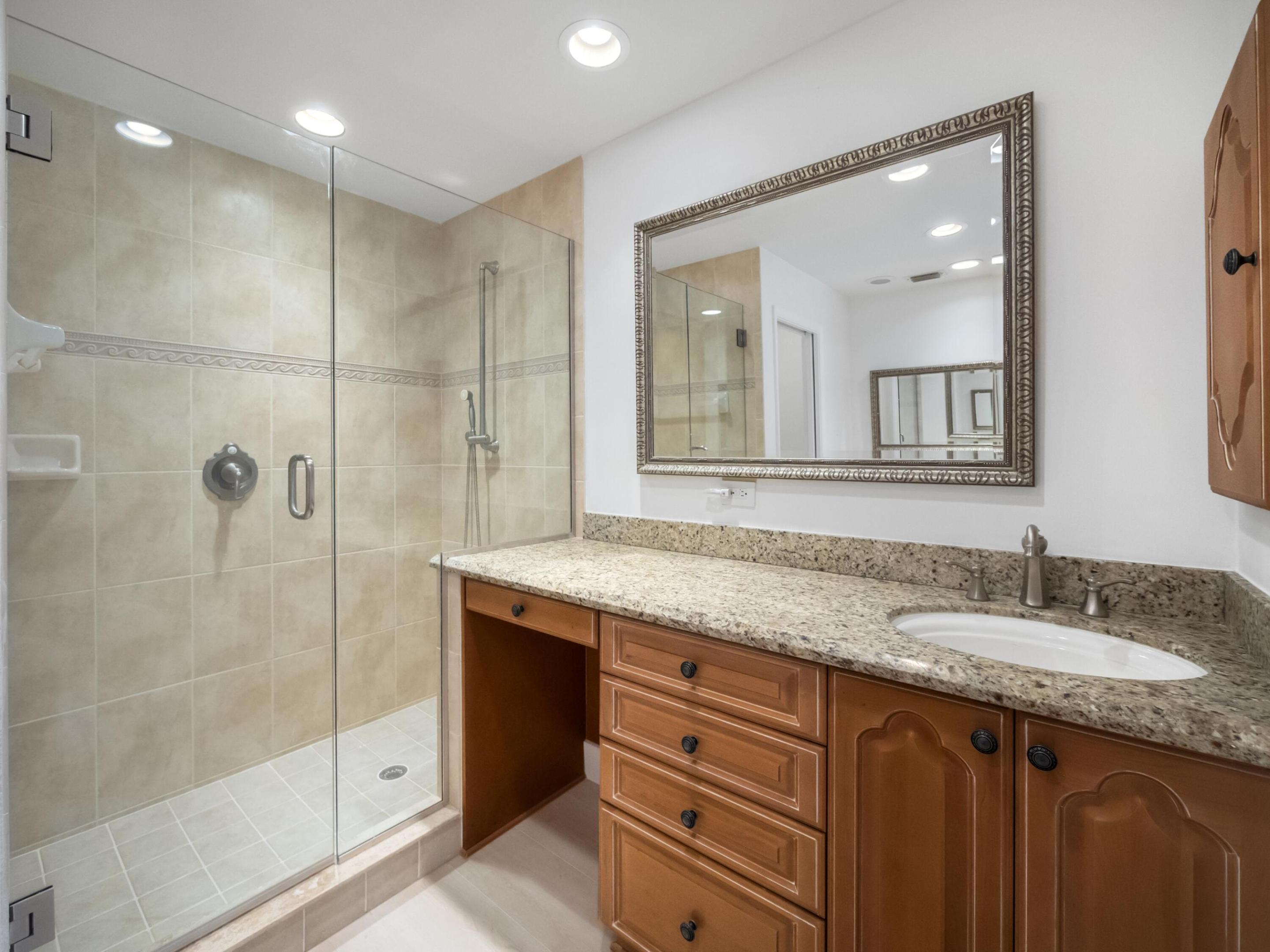 607 Mainsail Circle