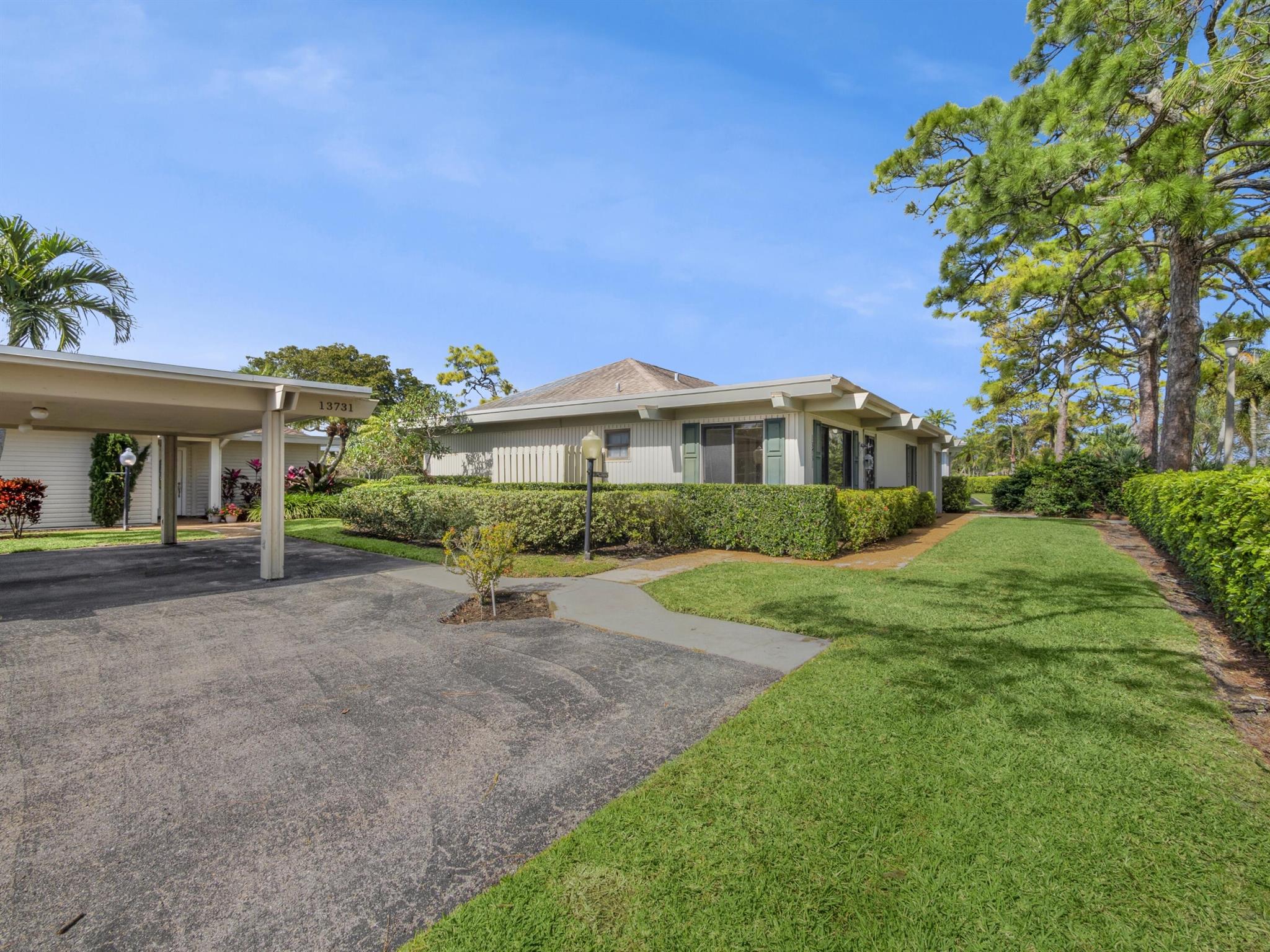 13731 Eastpointe Way