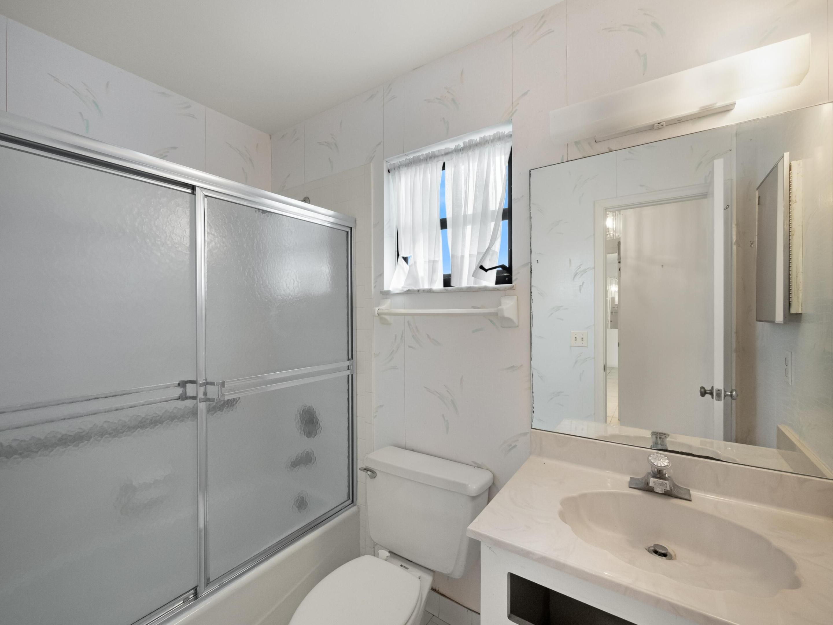 13731 Eastpointe Way