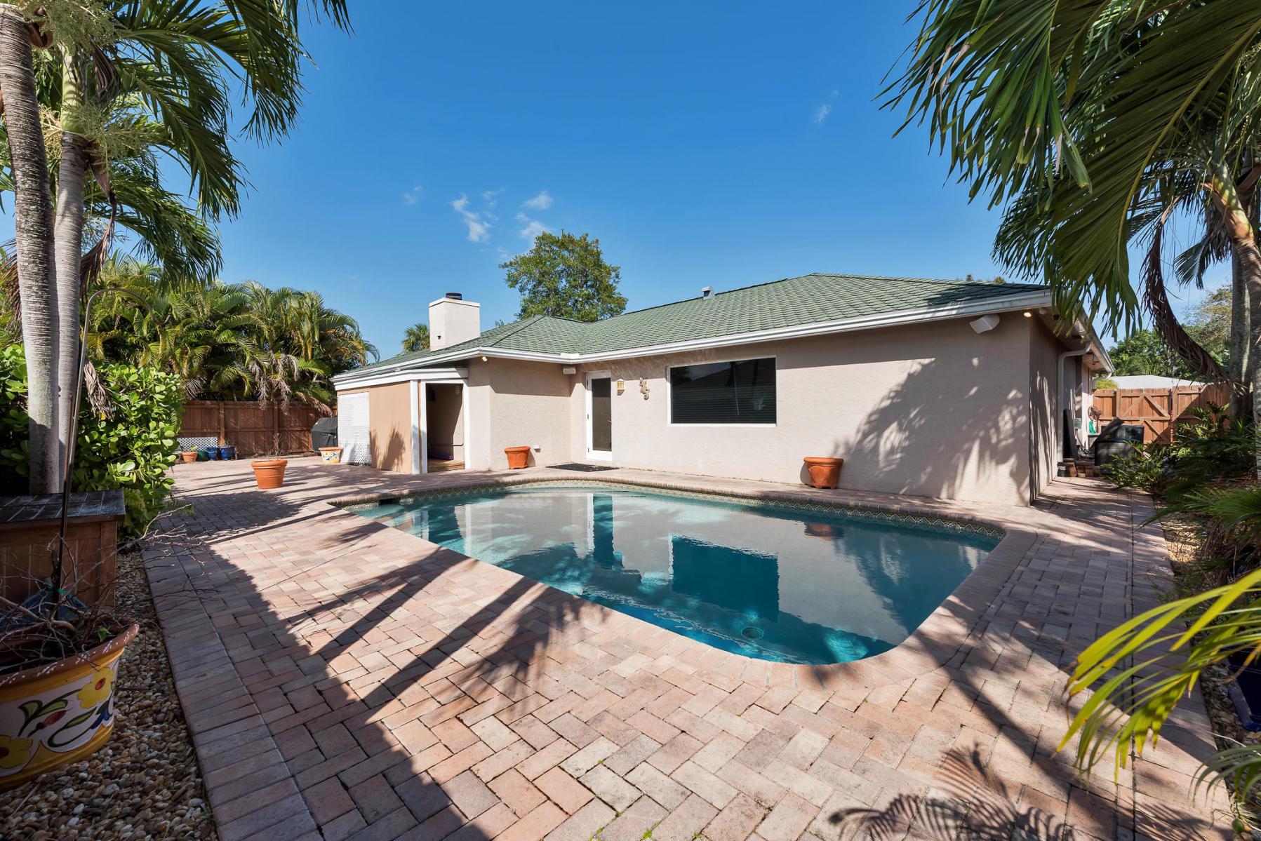 11741 Cottonwood Avenue