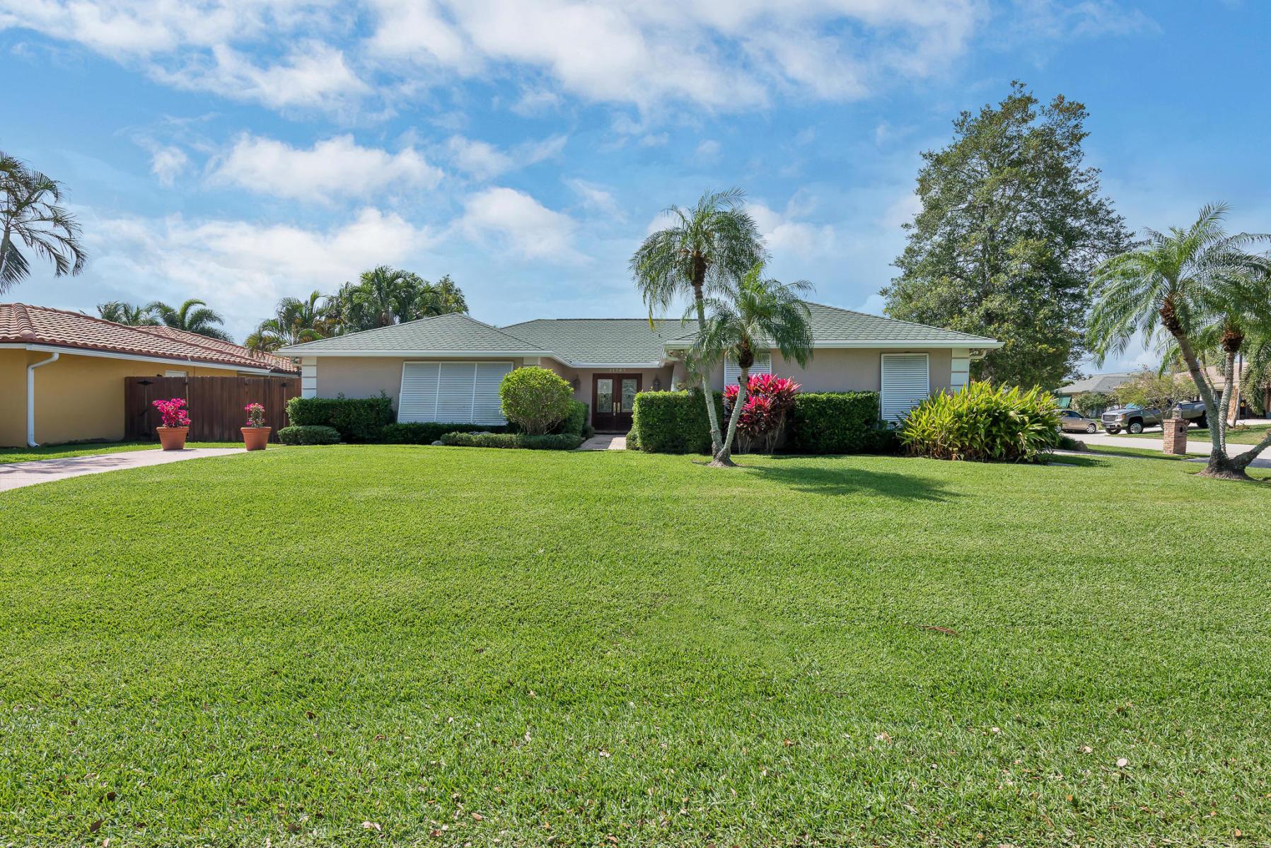 11741 Cottonwood Avenue