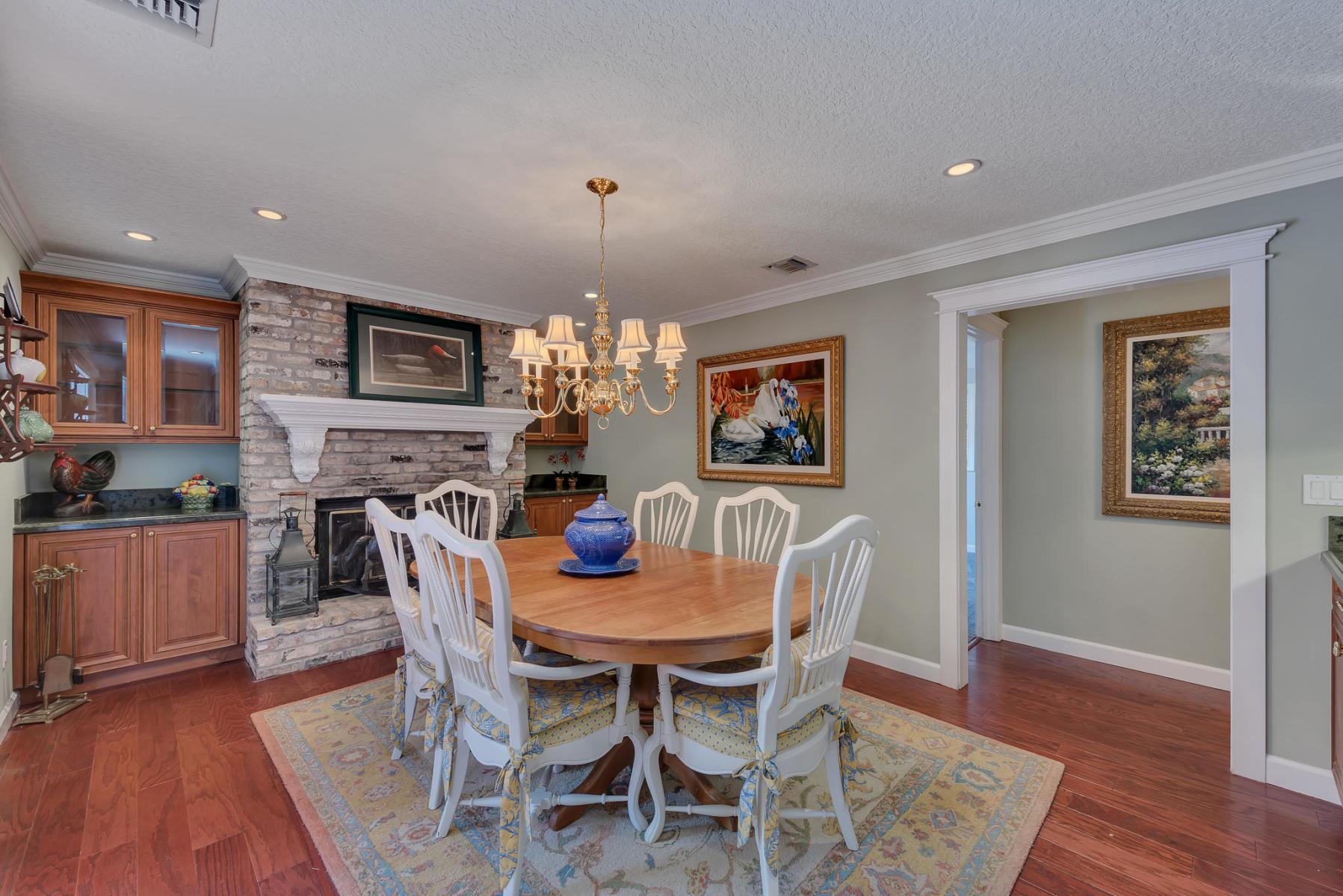 11741 Cottonwood Avenue